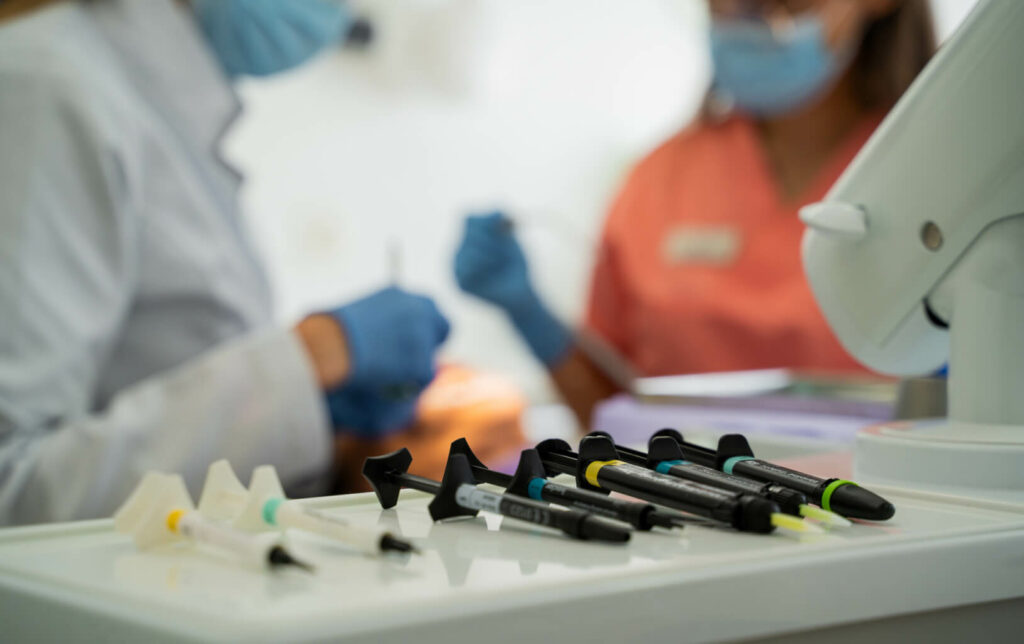 Smilezone Zug dental practice: High-quality materials for all dental treatments.