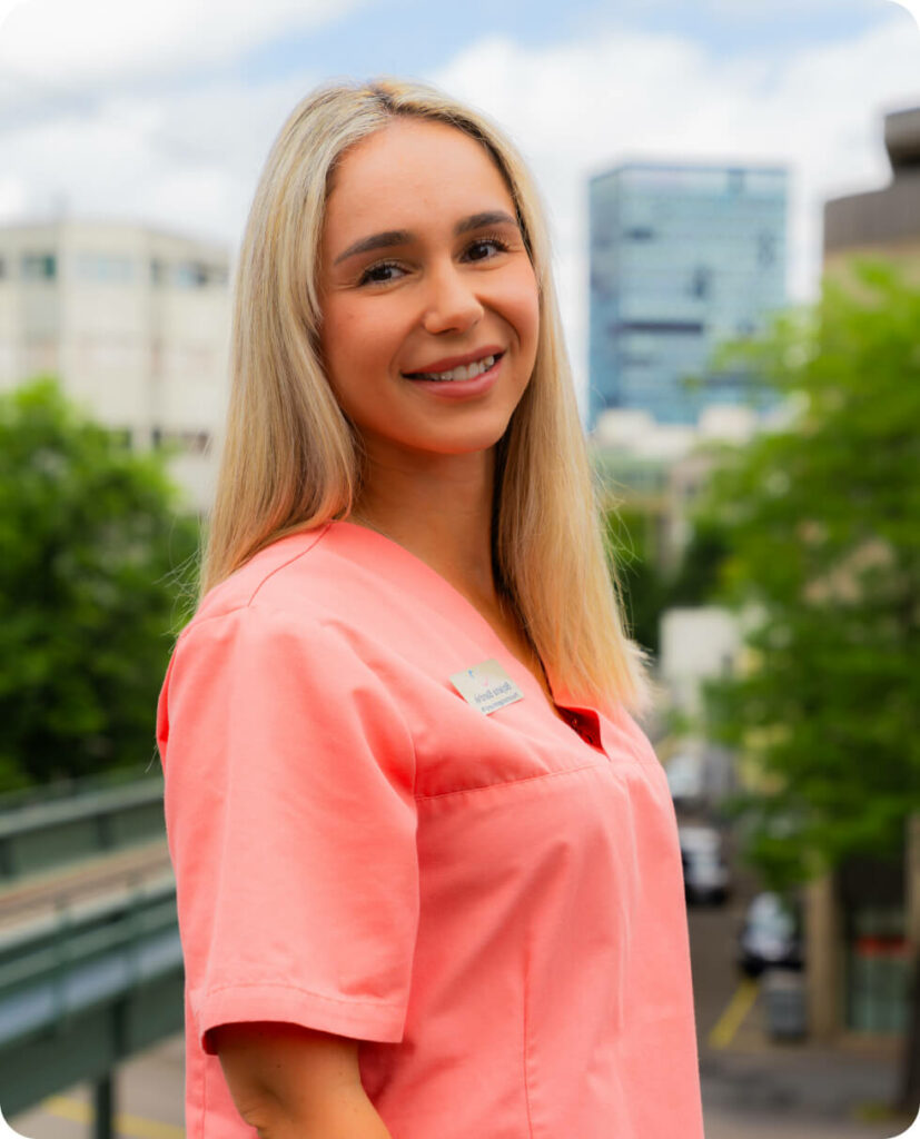 Friendly portrait of Bojana Bardak, Smilezone dental team member in Zug.