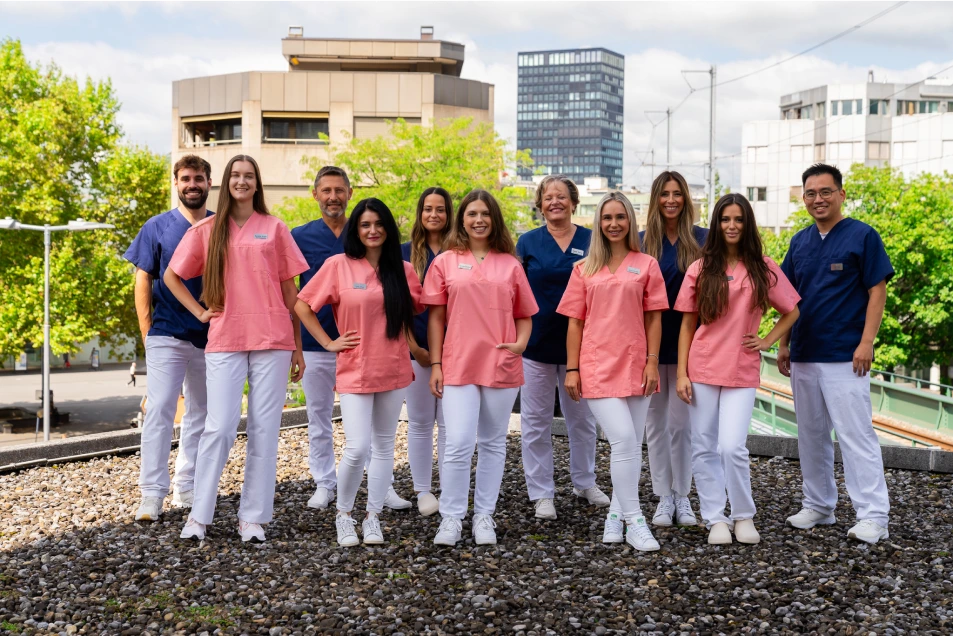 Smilezone Zug dental team: friendly, competent dentists for professional dentistry in Zug.
